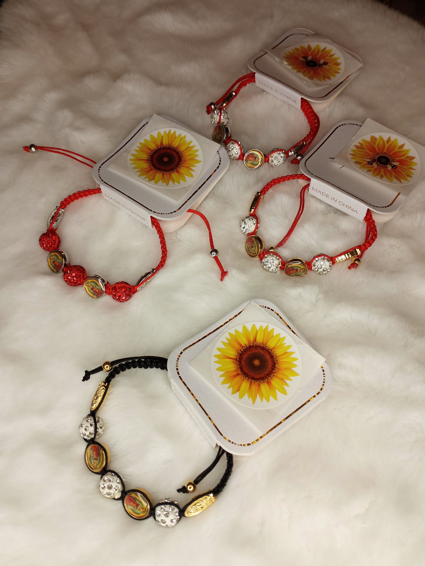 Virgencita bracelet (Woven string)